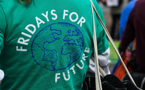 Fridays for Future will in mehr als 100 Städten in Deutschland für Klimaschutz demonstrieren. - Foto: Julian Stähle/dpa
