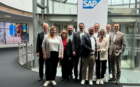 SAP zeichnet BearingPoint als Partner des Jahres 2024 für die Process und Life Sciences Industrie aus - Foto: presseportal.de