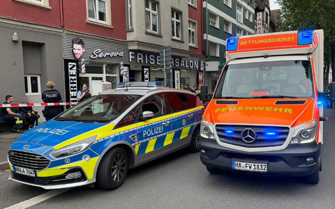 Im nordrhein-westfälischen Hagen sind Schüsse gefallen. Einsatzkräfte sind mit einem Großaufgebot vor Ort. - Foto: Alex Talash/dpa