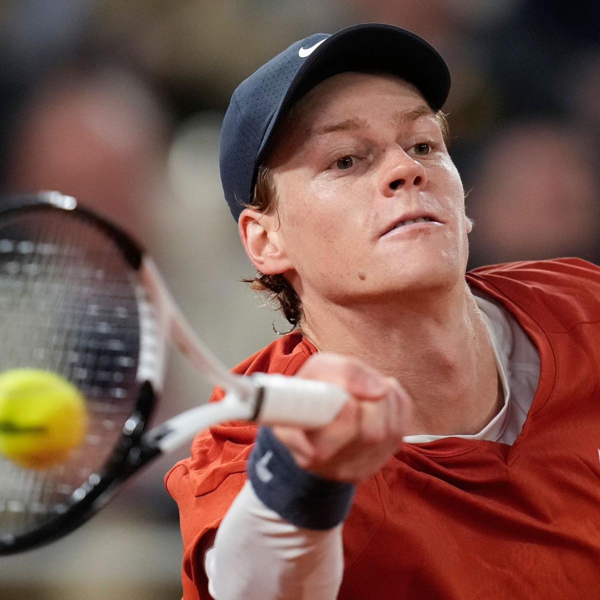 Mit Jannik Sinner bekommt es Alexander Zverev schon in der Gruppenphase zu tun.  - Foto: Christophe Ena/AP/dpa