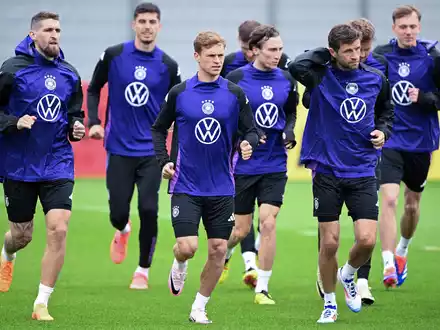 Die DFB-Profis sind in ihrem EM-Quartier in Herzogenaurach angekommen. - Foto: Federico Gambarini/dpa