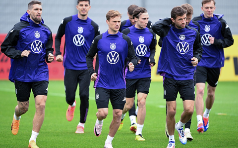 Die DFB-Profis sind in ihrem EM-Quartier in Herzogenaurach angekommen. - Foto: Federico Gambarini/dpa