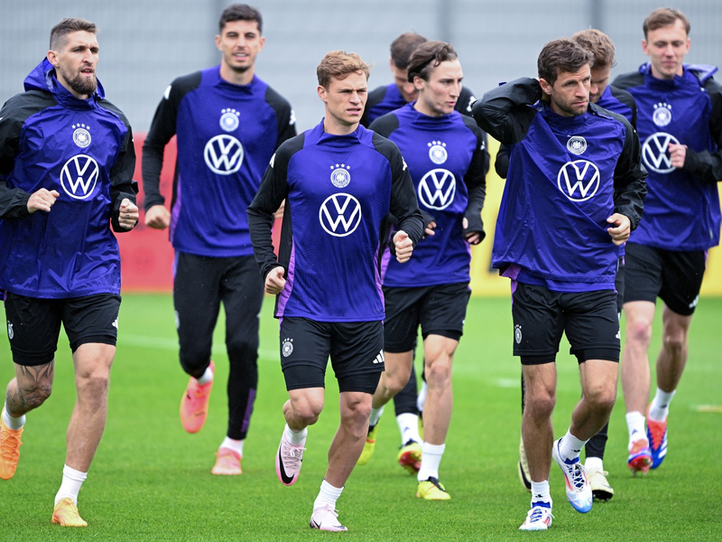 Die DFB-Profis sind in ihrem EM-Quartier in Herzogenaurach angekommen. - Foto: Federico Gambarini/dpa