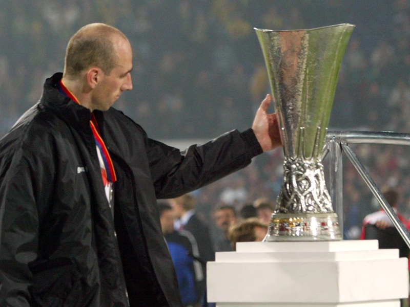 Im Jahr 2002 unterlag Borussia Dortmund mit Stürmer Jan Koller das Finale des UEFA-Cups dem Team von Feyenoord Rotterdam. Diesmal soll es anders laufen. - Foto: Anja Niedringhaus/epa/dpa