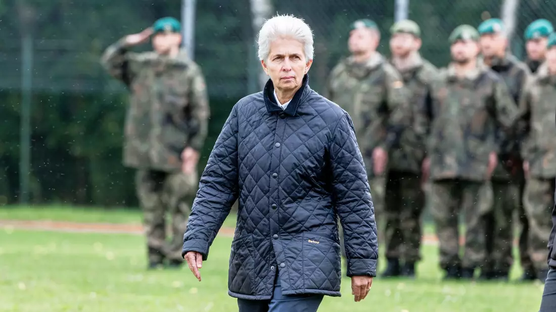 Marie-Agnes Strack-Zimmermann warnt davor, die Folgen der russischen Aufrüstungspolitik zu unterschätzen. - Bild: Markus Scholz/dpa