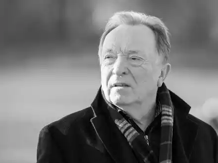 Der Kabarettist, Schauspieler und Regisseur Peter Sodann ist im April im Alter von 87 Jahren gestorben. - Foto: Marc Müller/dpa