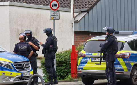 Einsatzkräfte der Polizei am 1. Juni in Hagen im Einsatz. - Foto: Justin Brosch/dpa