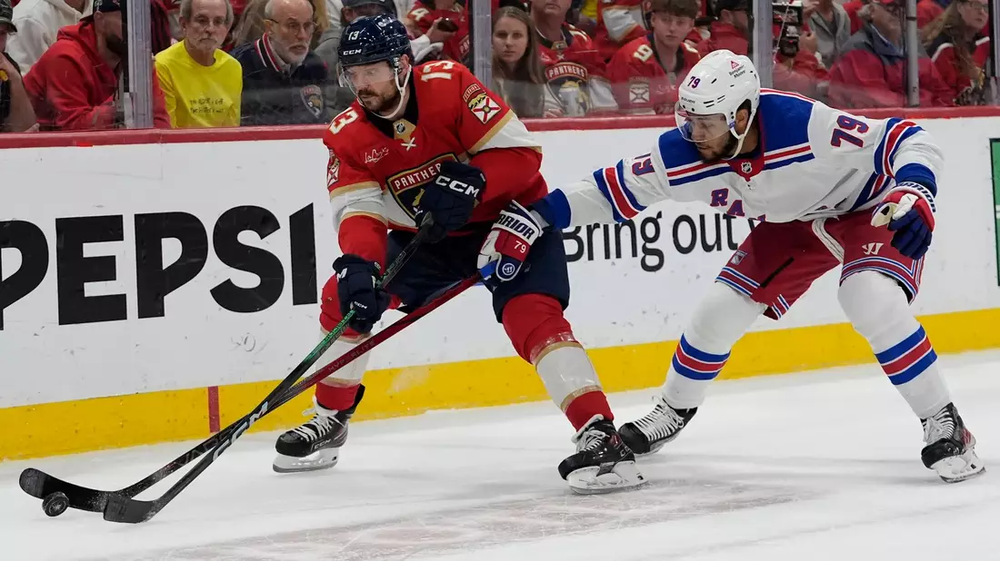 Ein Schritt weiter: Sam Reinhart (l.) gewinnt mit den Florida Panthers die Eastern Conference. - Bild: Lynne Sladky/AP/dpa