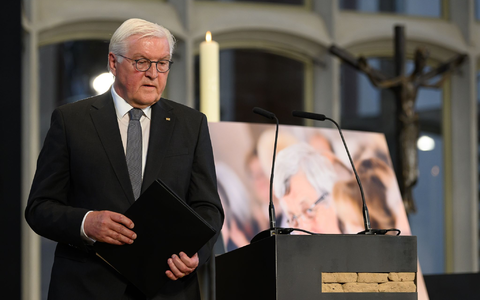 Bundespräsident Frank-Walter Steinmeier spricht bei der Gedenkfeier zum fünften Todestag von Walter Lübcke. - Foto: Swen Pförtner/dpa
