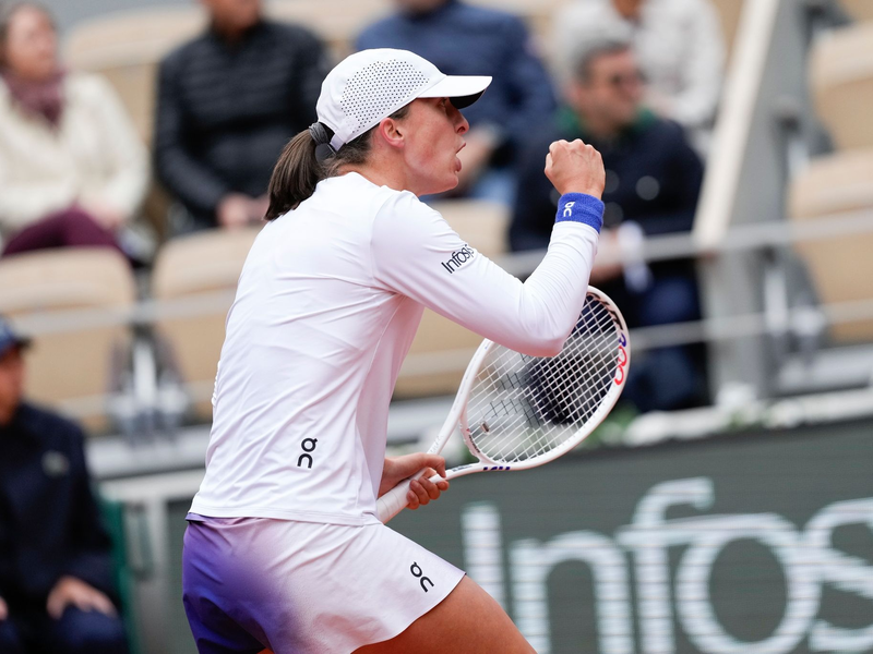 Iga Swiatek ist bei den French Open souverän in die nächste Runde eingezogen. - Foto: Thibault Camus/AP