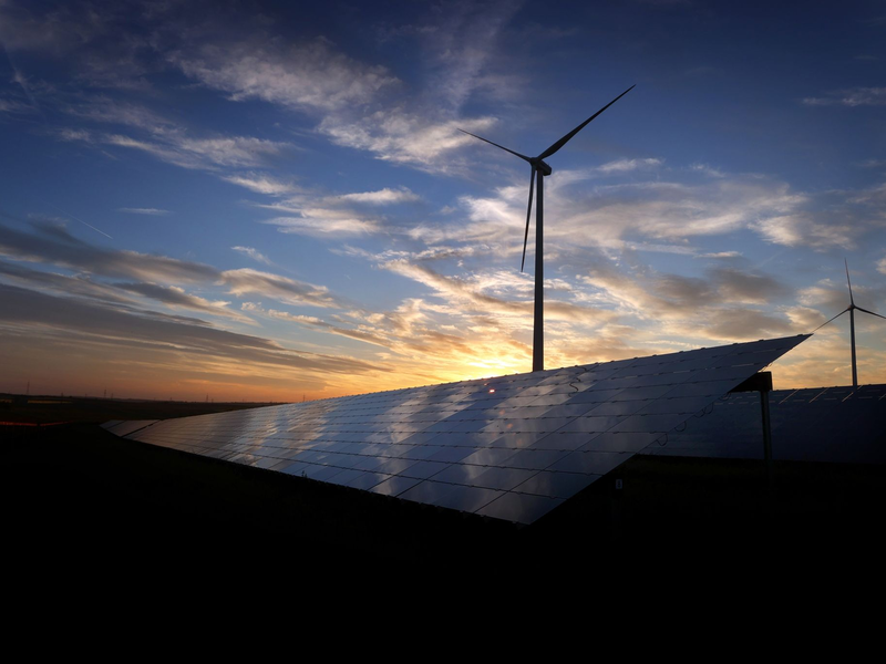 Ein großer Teil des Zuwachses der EU-Kapazität bei Wind- und Solarenergie geht laut einem Bericht auf Deutschland zurück. - Foto: Karl-Josef Hildenbrand/dpa