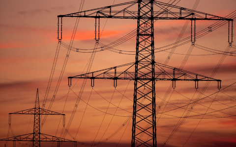 Nach Angaben des Wirtschaftsministeriums müssen für die Energiewende bis 2045 rund 18.000 Kilometer an Netz verstärkt oder ausgebaut werden. - Foto: Jens Büttner/dpa-Zentralbild/dpa Nach Angaben des Wirtschaftsministeriums müssen für die Energiewende bis 2045 rund 18.000 Kilometer an Netz verstärkt oder ausgebaut werden. - Foto: Jens Büttner/dpa-Zentralbild/dpa