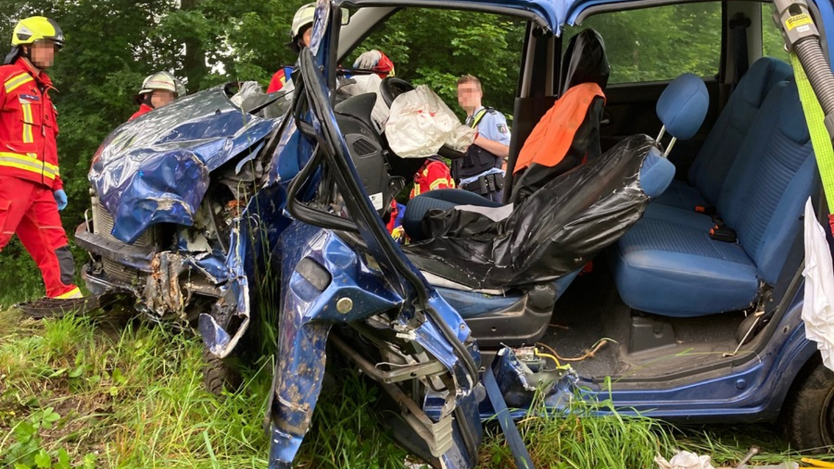 POL-SO: Nachtrag: Pkw-Fahrer schwer verletzt - Foto: presseportal.de