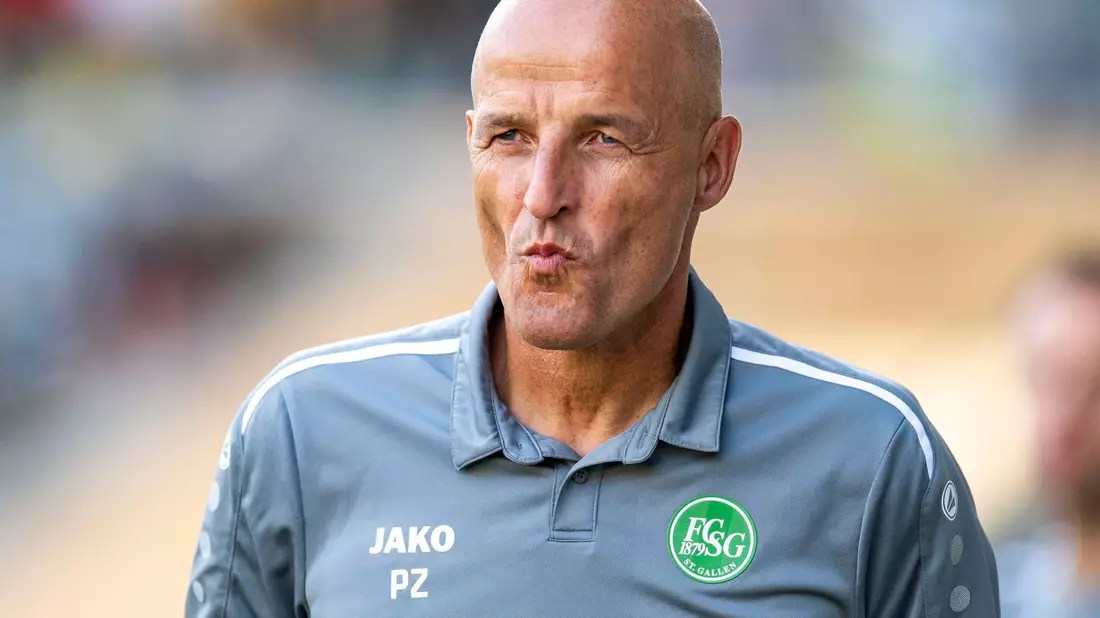 Bleibt vorerst Bochums Trainer: Peter Zeidler. - Bild: David Inderlied/dpa