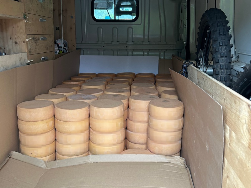 HZA-UL: 200 Käselaibe aus der Schweiz nachverzollt - Foto: presseportal.de