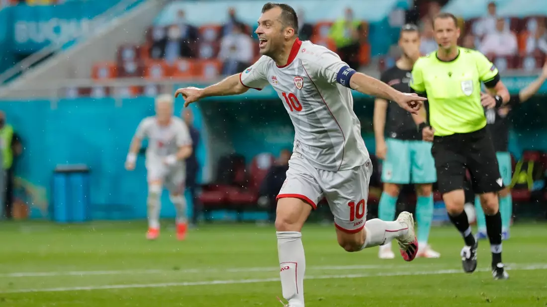 Goran Pandev bejubelt seinen Treffer. - Bild: Vadim Ghirda/AP Pool/dpa