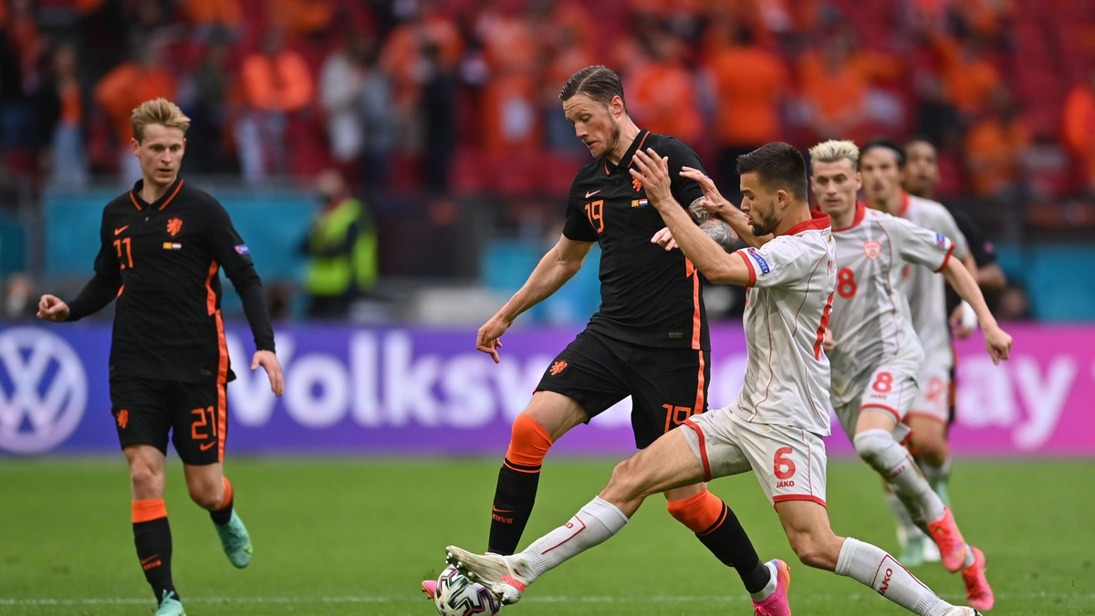 Wout Weghorst (M) wurde gegen Nordmazedonien nur eingewechselt. - Foto: Marius Becker/dpa