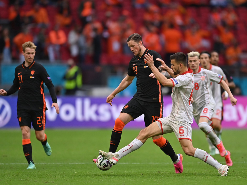 Wout Weghorst (M) wurde gegen Nordmazedonien nur eingewechselt. - Foto: Marius Becker/dpa