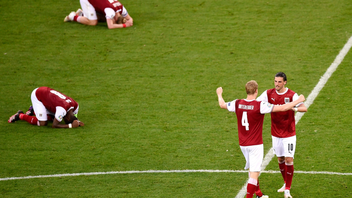 Die Österreicher jubelten kurz und bereiten sich nun auf Italien vor. - Foto: Mihai Barbu/Pool AFP/AP/dpa