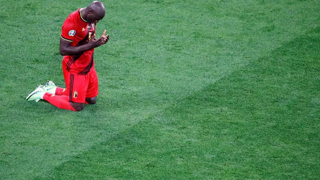 Romelu Lukaku (Belgien) feiert das 3:0 gegen Russland. - Bild: Anton Vaganov/Reuters Pool/AP/dpa