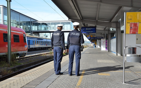 Bundespolizeidirektion München: Nächtliche Schlägerei am Hauptbahnhof Regensburg - Foto: presseportal.de