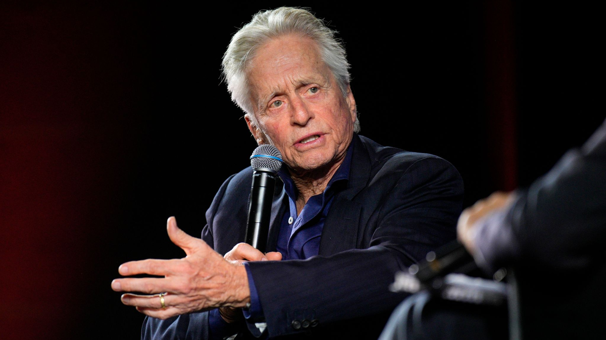 Schauspieler Michael Douglas bei einem Publikumsgespräch 2023 in Cannes. - Foto: dpa