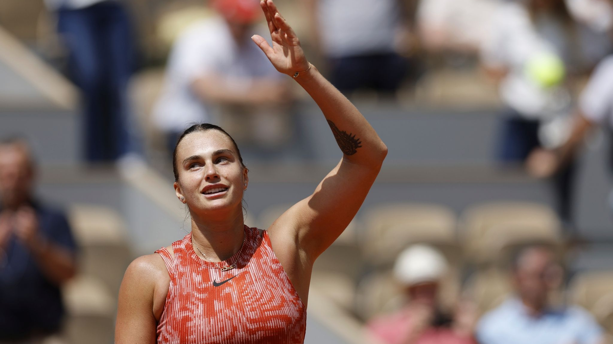 Aryna Sabalenka steht bei den French Open im Viertelfinale. - Foto: Jean-Francois Badias/AP/dpa