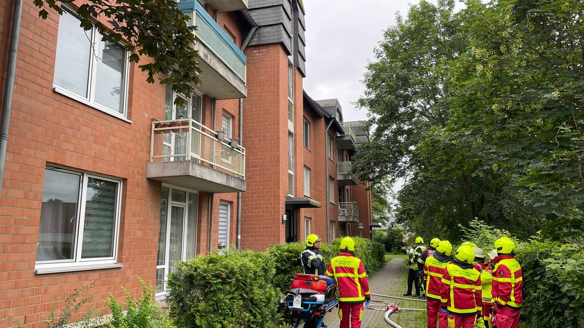 FW Bergheim: Feuerwehr löscht Küchenbrand in Bergheim Person sollte in Wohnung vermisst sein - Foto: presseportal.de