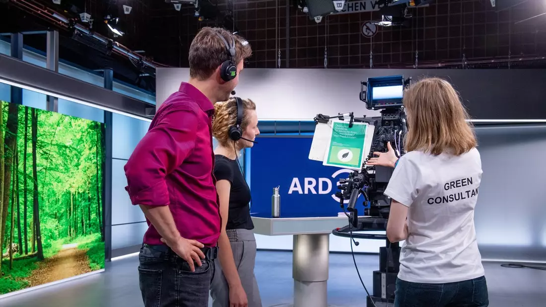 Grünes Produzieren als Teil der ARD-Nachhaltigkeitsstrategie / Green Consultants der ARD im Gespräch auf der Woche der Umwelt in Berlin - Bild: presseportal.de