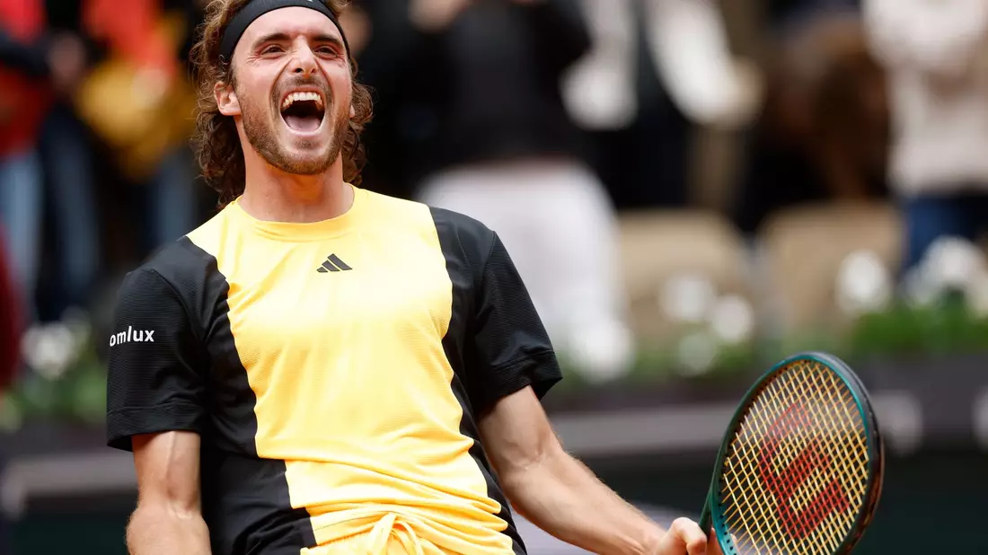 Stefanos Tsitsipas trat einen Tag vor seinem Viertelfinalmatch gegen Carlos Alcaraz noch mit seinem Bruder im Doppel an. - Bild: Jean-Francois Badias/AP/dpa