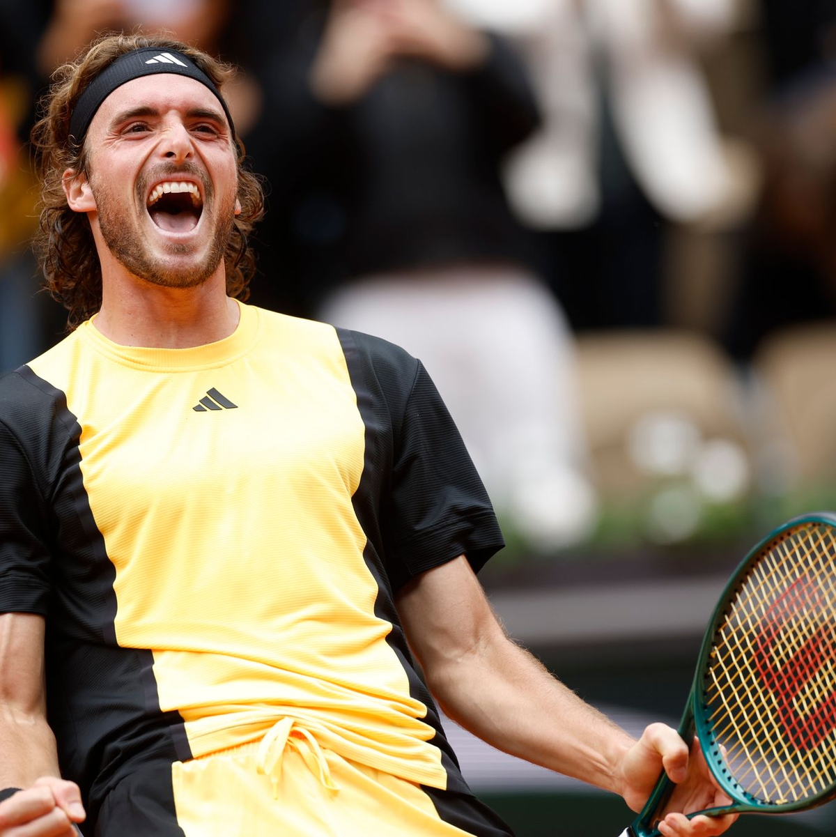 Stefanos Tsitsipas trat einen Tag vor seinem Viertelfinalmatch gegen Carlos Alcaraz noch mit seinem Bruder im Doppel an. - Foto: Jean-Francois Badias/AP/dpa