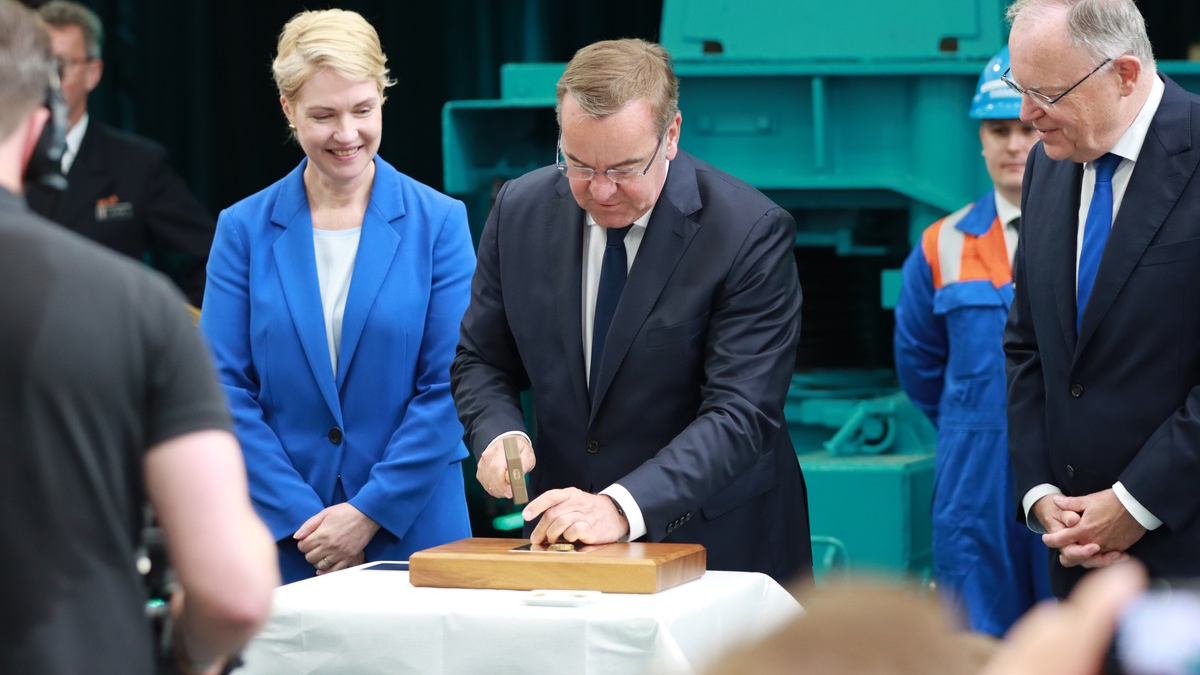 Kiellegung der ersten Fregatte der Klasse 126 für die Deutsche Marine - Foto: presseportal.de