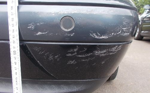 POL-SE: Trappenkamp - Parkender Pkw beschädigt - Verursacher begeht Verkehrsunfallflucht - Polizei sucht Zeugen - Foto: presseportal.de