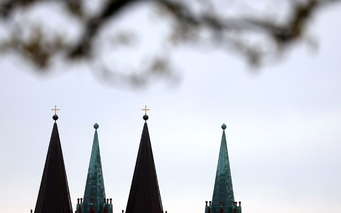 Am 9. Juni steht die Europawahl an - die beiden großen Kirchen warnen davor, die AfD zu wählen. - Foto: Karl-Josef Hildenbrand/dpa