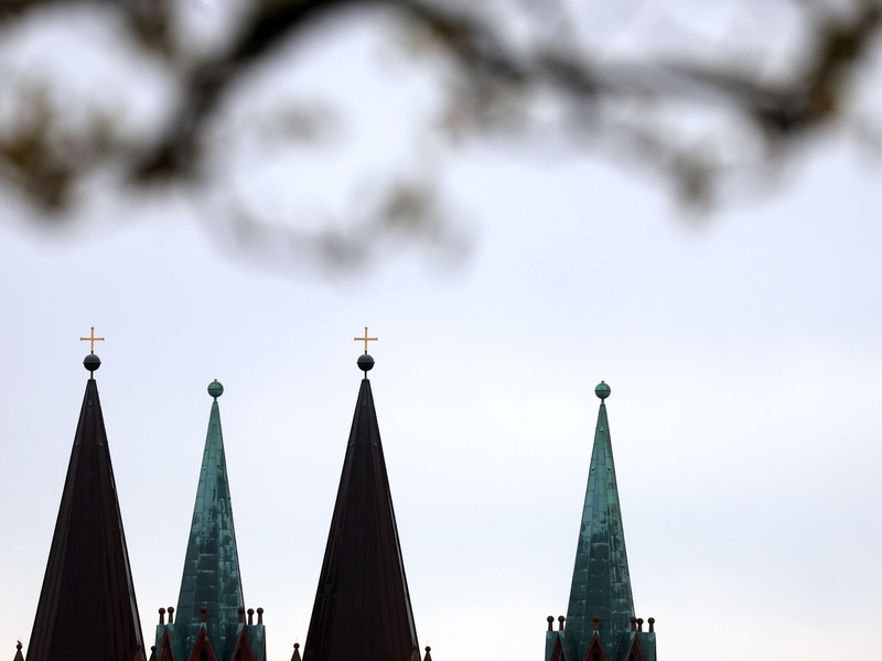 Am 9. Juni steht die Europawahl an - die beiden großen Kirchen warnen davor, die AfD zu wählen. - Foto: Karl-Josef Hildenbrand/dpa