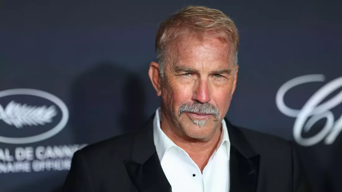 Kevin Costner bei den 77. Internationalen Filmfestspielen in Cannes. - Bild: Vianney Le Caer/Invision/AP/dpa