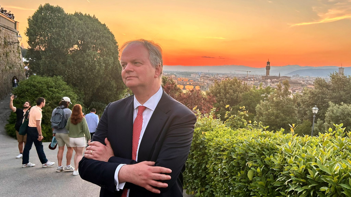 Eike Schmidt ist Kunsthistoriker aus Deutschland und Mitte-Rechts-Kandidat um das Amt des Bürgermeisters in Florenz. - Foto: Christoph Sator/dpa