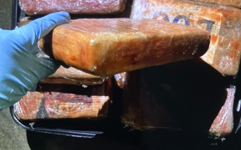 ZOLL-F: Zoll und Polizei stellen kiloweise Kokain sicher - Foto: presseportal.de