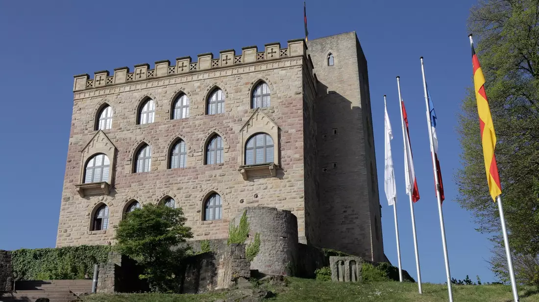 Demokratieforum Hambacher Schloss: Zu viel Gefühl? Krisen im medialen Diskurs  / Ab 15.6. in der ARD Mediathek und ARD Audiothek sowie im SWR - Bild: presseportal.de
