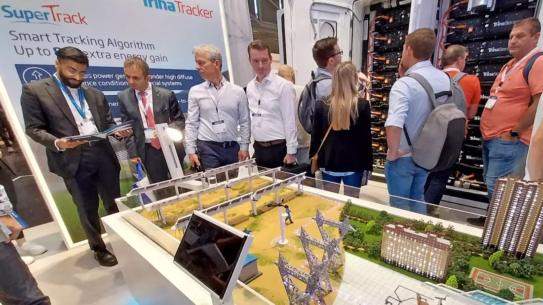 Trinasolar zeigt Lösungen der neuen Generation auf der Intersolar Europe 2024 / PV-Module, Montagesysteme, Energiespeicherlösungen und weitere Neuheiten zeigt das Unternehmen in Halle A1, Stand A1.370 - Bild: presseportal.de