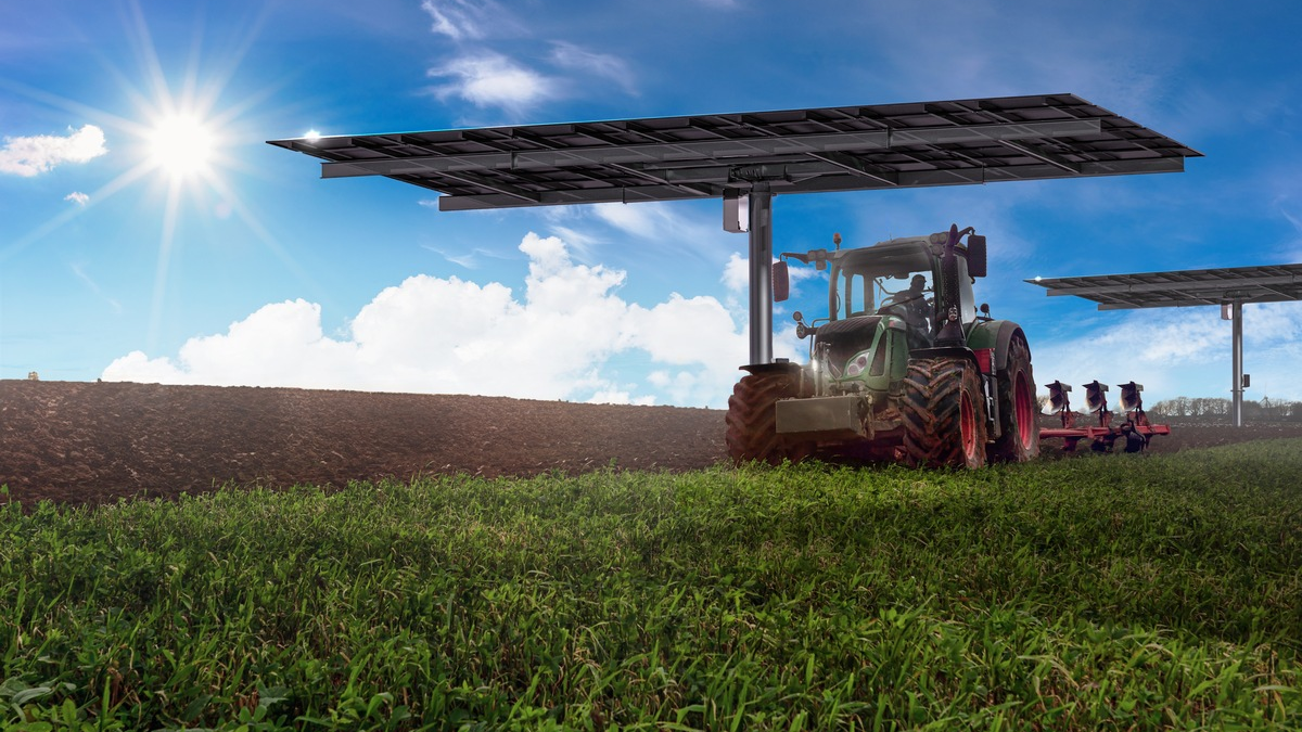 AGRI-PV mit zweiachsigem Nachführsystem / Vorstellung der Neuentwicklung auf der Fachmesse Intersolar - Foto: presseportal.de