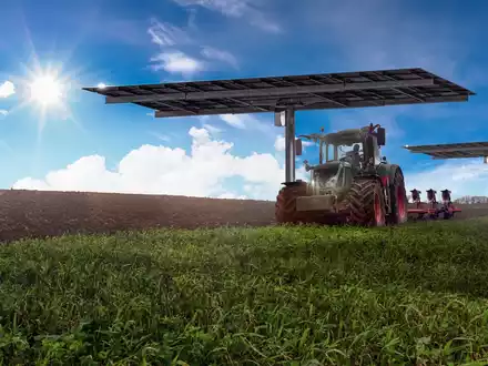 AGRI-PV mit zweiachsigem Nachführsystem / Vorstellung der Neuentwicklung auf der Fachmesse Intersolar - Foto: presseportal.de