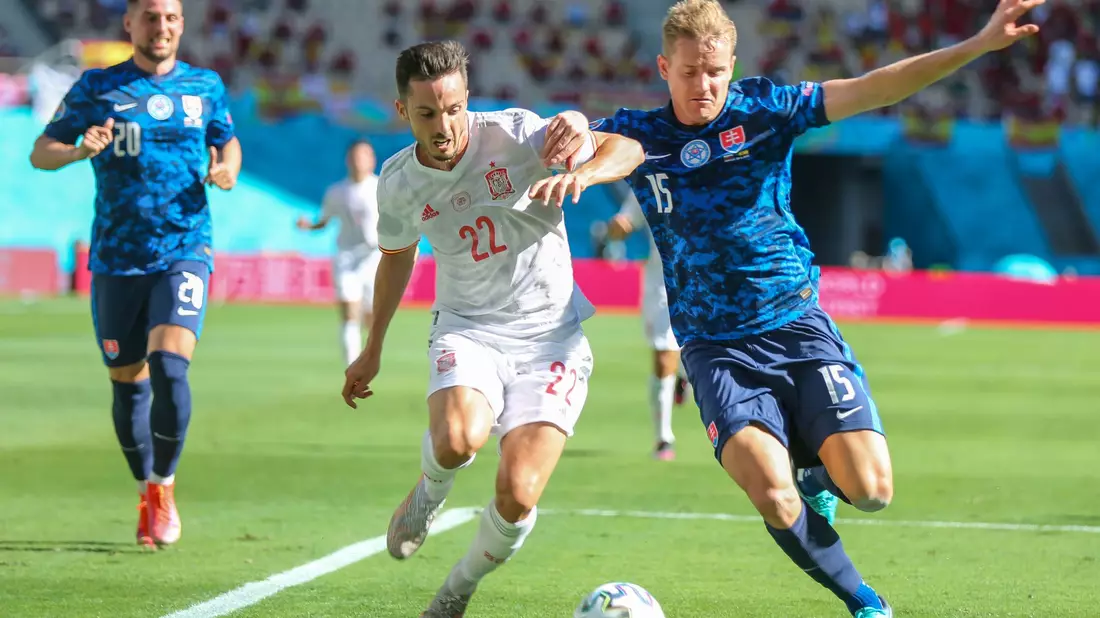 Das Duell zwischen Spanien und Slowakei ging deutlich an die Gastgeber. - Bild: Cezaro De Luca/dpa