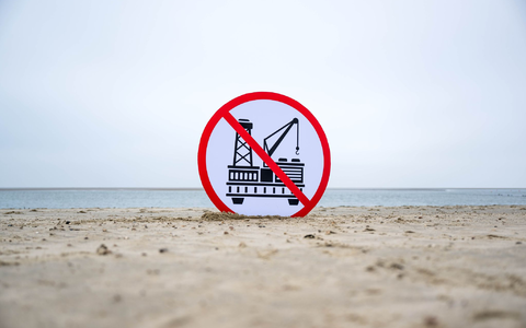 In der vergangenen Woche hatte das niederländische Wirtschaftsministerium den Weg für die Erdgasförderung in der Nordsee freigemacht. Nun gibt es Protest. - Foto: Sina Schuldt/dpa
