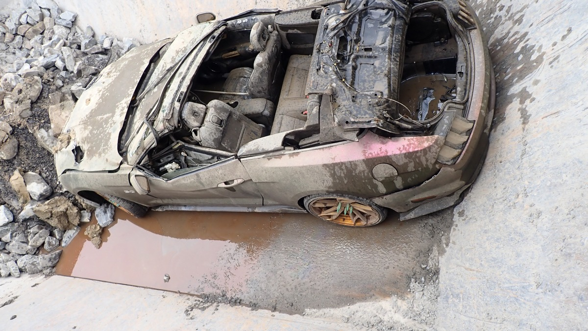 POL-DU: Bergkamen/Duisburg/Recklinghausen: Geklauter Ford-Mustang im Kanal versenkt - Foto: presseportal.de