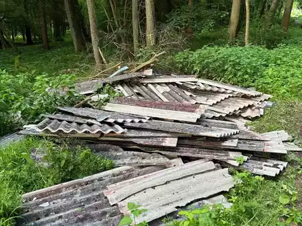 POL-UL: (UL) Illerrieden - Eternitplatten illegal entsorgt / Bei Ermittlungen wegen einer Umweltstraftat bei Illerrieden hofft die Polizei jetzt auf Zeugenhinweise. - Foto: presseportal.de