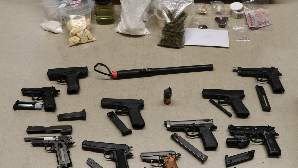 POL-NE: Waffen und Drogen sichergestellt - Richter schickt 33- Jährigen in U- Haft - Foto: presseportal.de