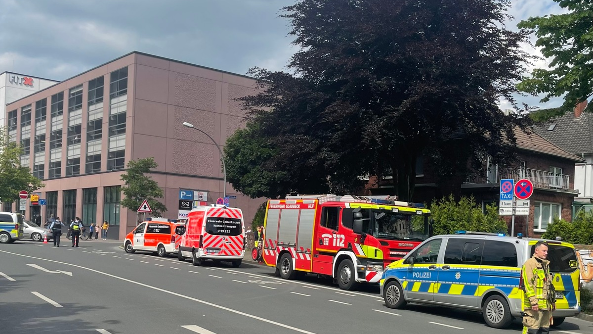 FW-GLA: Gasgeruch im Gebäude mit einem Massenanfall von Verletzten (MANV 5) - Foto: presseportal.de