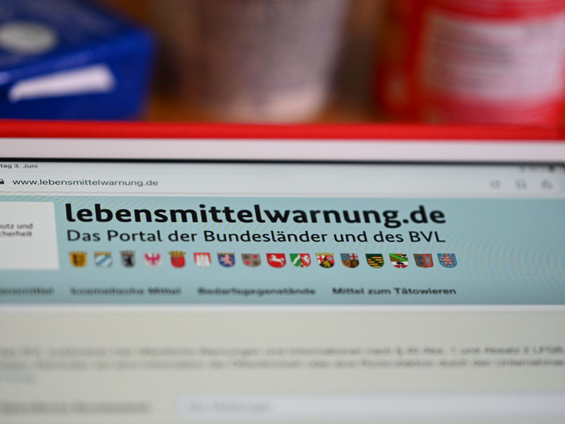 Lebensmittelwarnung: In einem Sesammus sind Salmonellen nachgewiesen worden. - Foto: Jens Kalaene/dpa