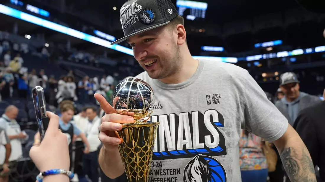 Luka Doncic von den Dallas Mavericks ist einer der Superstars der NBA. - Bild: Abbie Parr/AP/dpa
